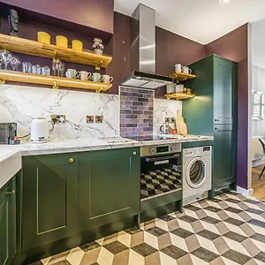 https://corner-lodge-bishophill-york.yorkshirehotels.net